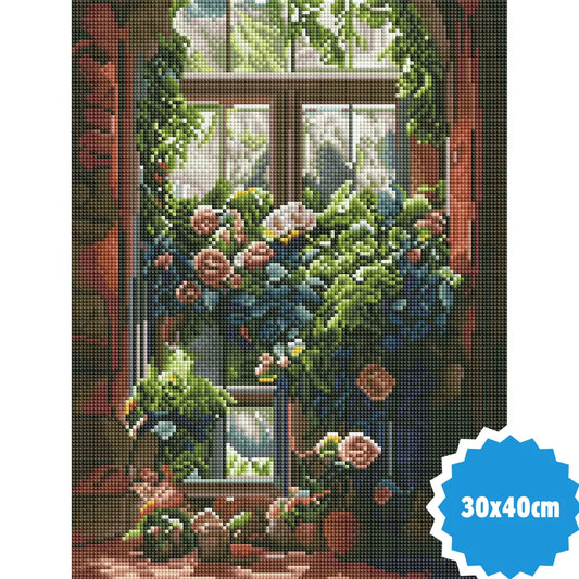 Diamond painting van bloemen bij een raam met groene klimop en roze rozen, formaat 30x40 cm.