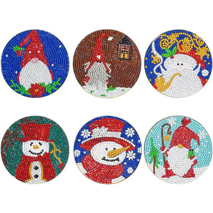 Set van zes ronde diamond painting onderzetters met verschillende kerstmotieven.